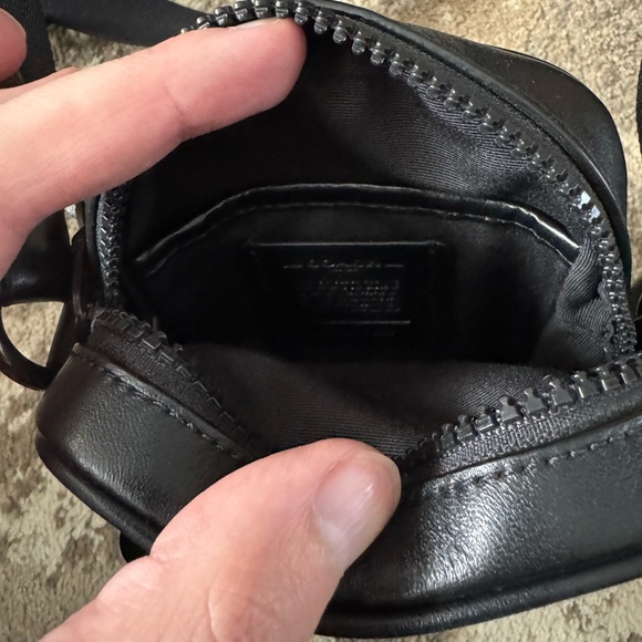 COACH MENS CROSSBODY BLACK LEATHER BAG - Picture 3 of 3
